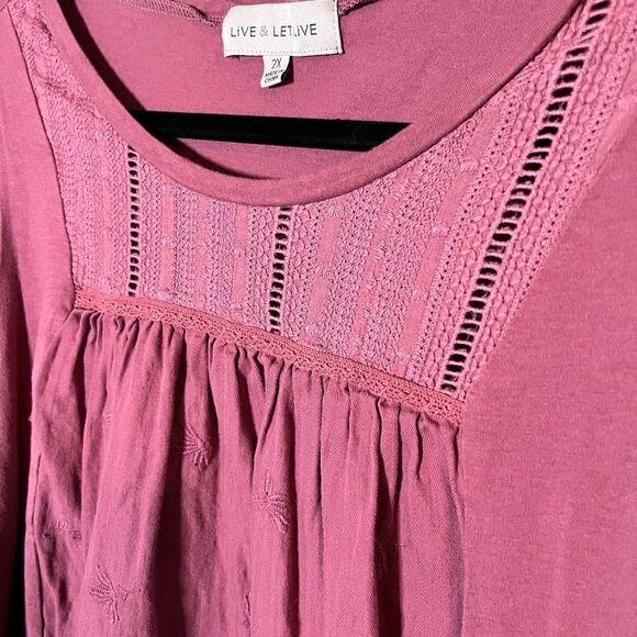 Live & Let Live Short Sleeved Embroidered Top Size 2x Runs Small - Picture 3 of 7
